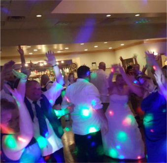 amore Plymouth, wi wedding party full dance floor